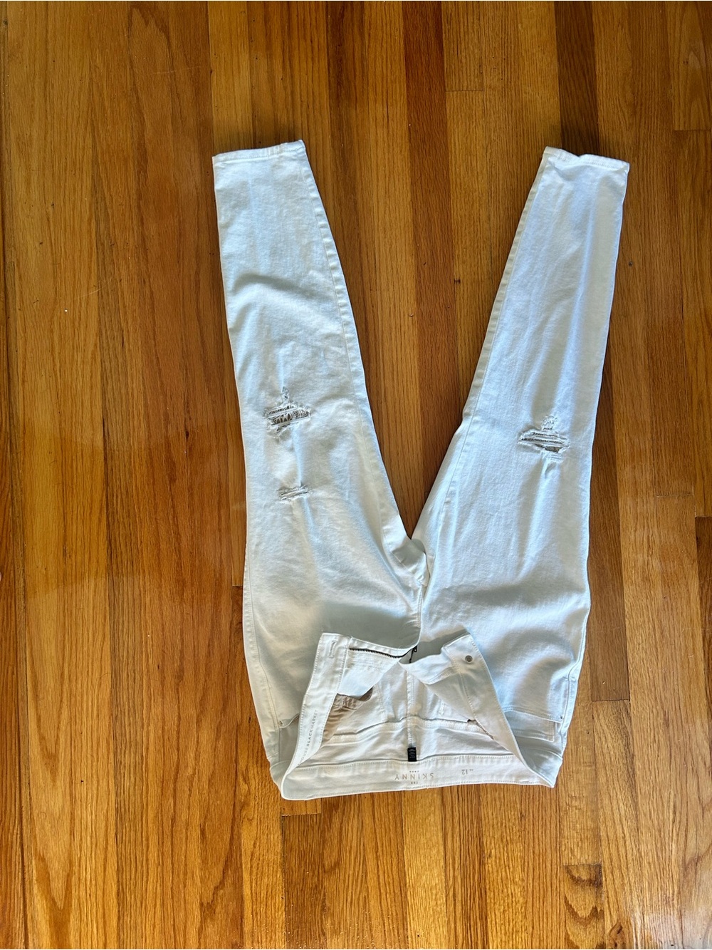 White House Black Market White Skinny Distressed Jeans